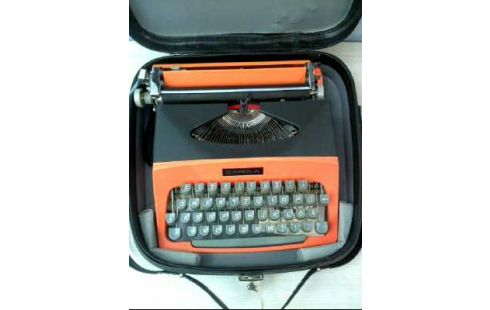 MÁQUINA DE ESCRIBIR