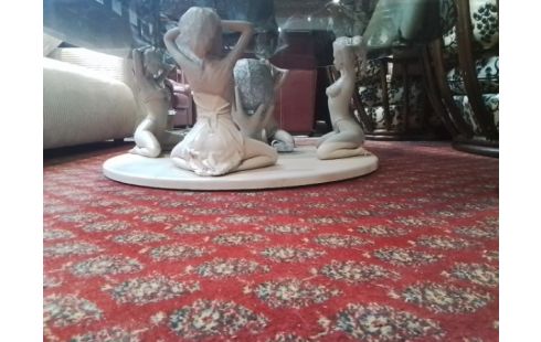 TABLE BASSE RONDE VERRE 4 FEMMES