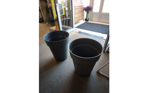 CACHE POT GRAND MODELE PLASTIQUE GRIS