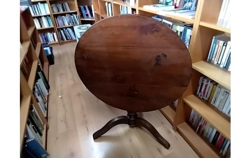 TABLE BOURGUIGNONE