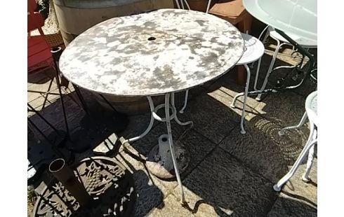 TABLE DE JARDIN