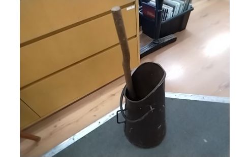 SEAU A CHARBON AVEC PELLE
