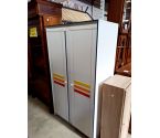 ARMOIRE ENFANT 2 PORTES 1 CHARNIERE À REFIXER