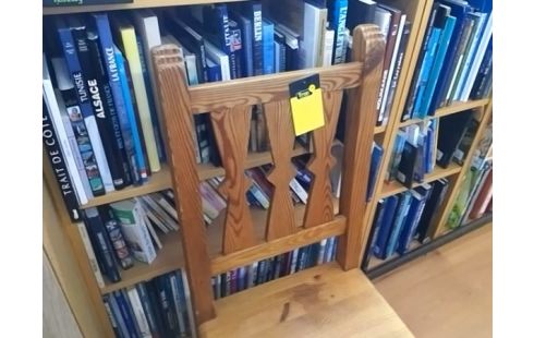 CHAISE PIN MASSIF
