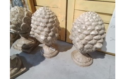 SCULPTURE POMME DE PIN GM