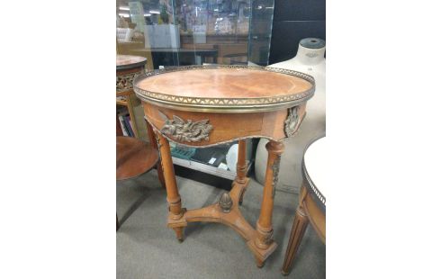 GUERIDON ROND GALERIE