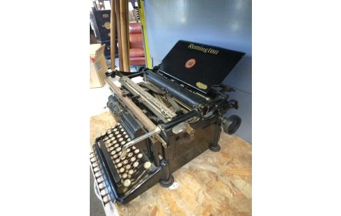 MACHINE A ECRIRE REMINGTON VERTICALER ADDER 21