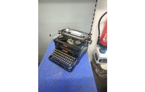 MACHINE A ECRIRE CONCORDIA