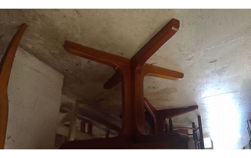 TISCH LÄNGLICH