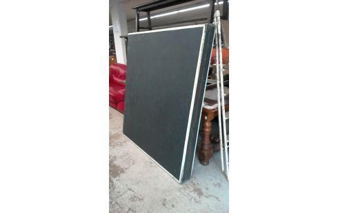 TABLE DE PING PONG EN L'ETAT