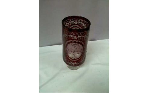 VASE BÖHM. GLAS ROT WEISS