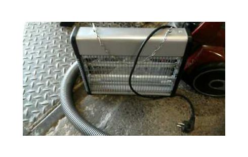 LAMPE ANTI INSECTES 