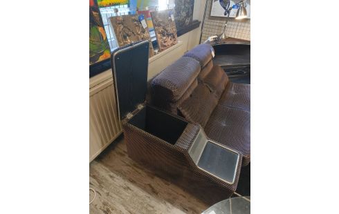 SALON VINTAGE 1970 MET INGEBOUWDE RADIO