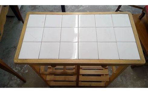 BIJZETTAFEL OP WIELTJES