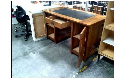 SCHREIBTISCH HOLZ DUNKEL 2T. 1 SCH.
