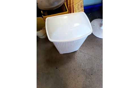 CORBEILLE A LINGE