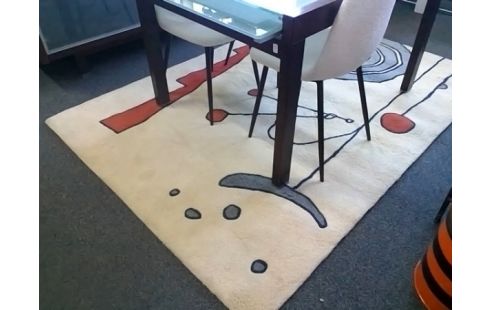 TAPIS BEIGE AVEC FORMES COLORES (QLQS TACHES)