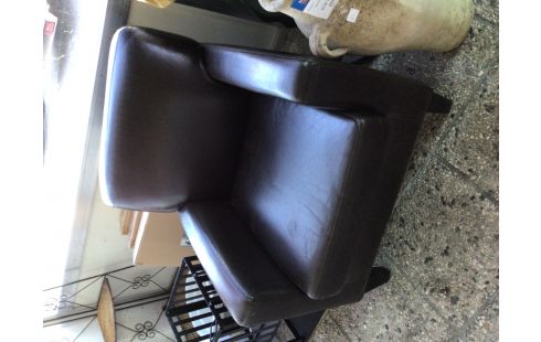 FAUTEUIL CUIR BRUN