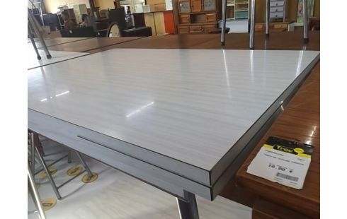 TABLE FORMICA BLANCHE