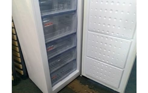 CONGELATEUR ARMOIRE BEKO 237L / 7T