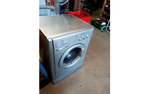 MACHINE A LAVER INDESIT 7 KG