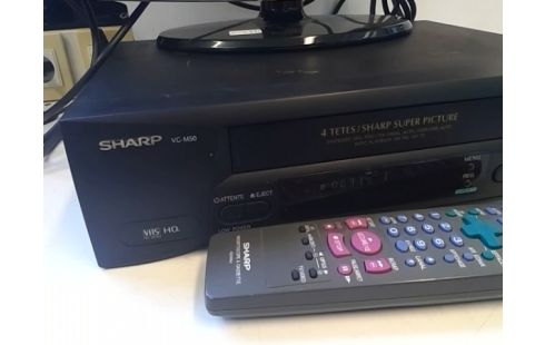 MAGNETOSCOPE SHARP AVEC TELECOMMANDE (TEST OKAY)