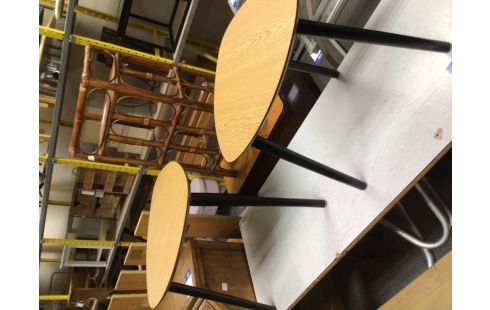 TABLE 3 PIEDS LA PAIRE MODERNE