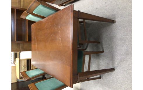 TABLE MERISIER PETIT MODÈLE