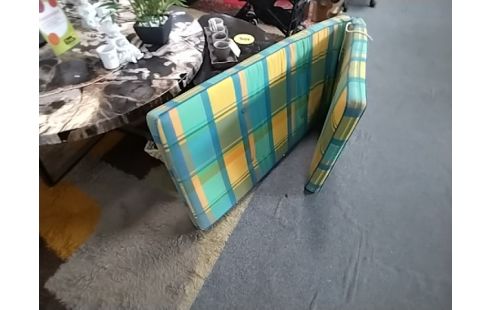 BAIN DE SOLEIL PLASTIQUE BLANC AVEC COUSSIN