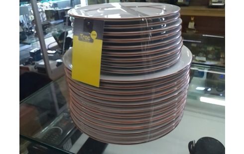 LOT D'ASSIETTES GM ET PM