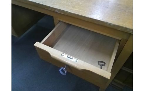 BUREAU 6T AVEC CLEFS