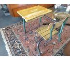 BUREAU ENFANT ECOLIER AVEC ASSISE