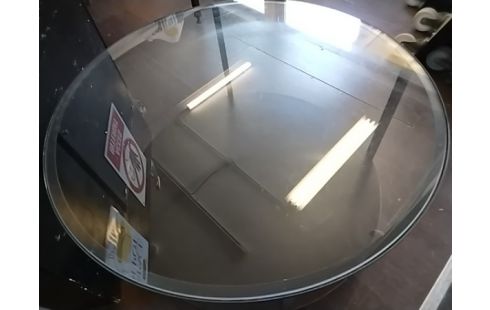 TABLE BASSE RONDE MODERNE QUELQUES RAYURES