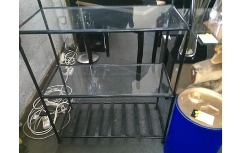 FER FORGE AVEC ETAGERES VERRES