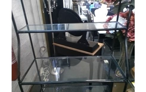FER FORGE AVEC ETAGERES VERRES