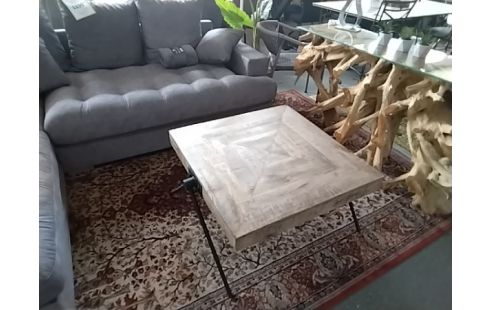TABLE BASSE