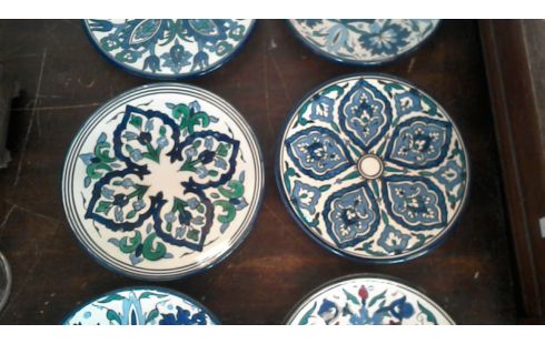 LOT 6 ASSIETTES ARTISANALES  BLEUES