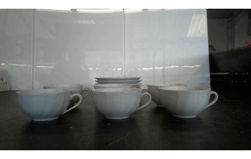 6 TASSES + SOUS TASSES  BERNARDAUD LIMOGES ?