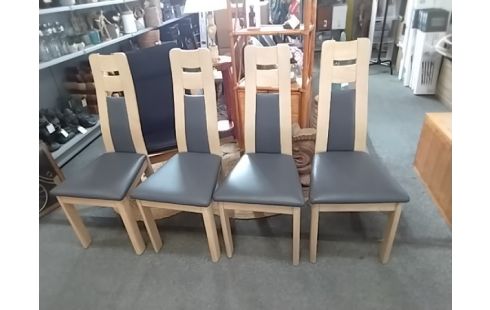4 CHAISES A   2 ABIMEES AU COIN