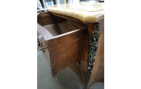 COMMODE STYLE LOUIS XV BOIS DE ROSE