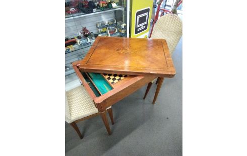TABLE DE JEU MARQUETÉE