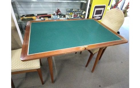 TABLE DE JEU MARQUETÉE