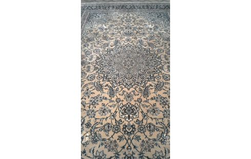 TAPIJT BEIGE ZWART