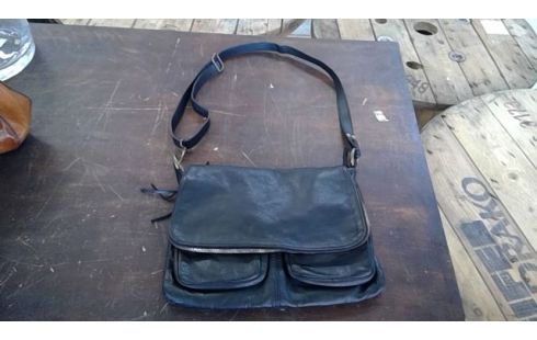 BOLSA CUERO NEGRO