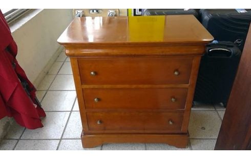 COMMODE 3 LADEN IN DE STAAT