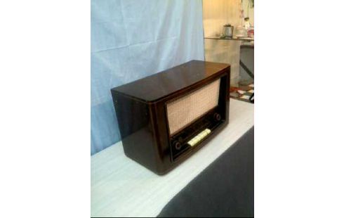RÖHRENRADIO <SABA> VILLINGEN W3 ZU ÜBERH.