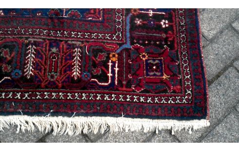 KILIM BURDEOS AZUL