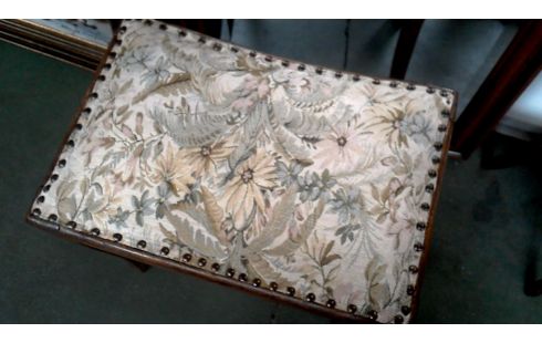 REPOSE PIED ANCIEN, , BOIS TISSU FLEUR