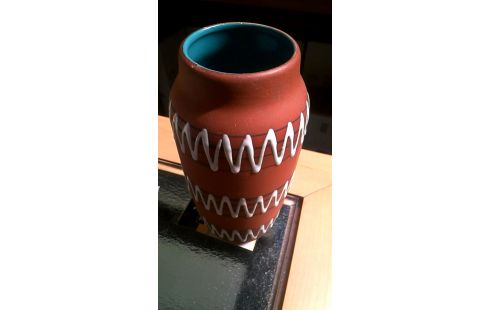 VASE IM VINTAGE-STIL BRAUN