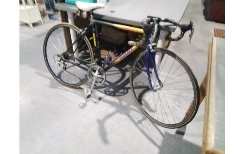 VELO DE COURSE GIANT FIBRE DE CARBONE
